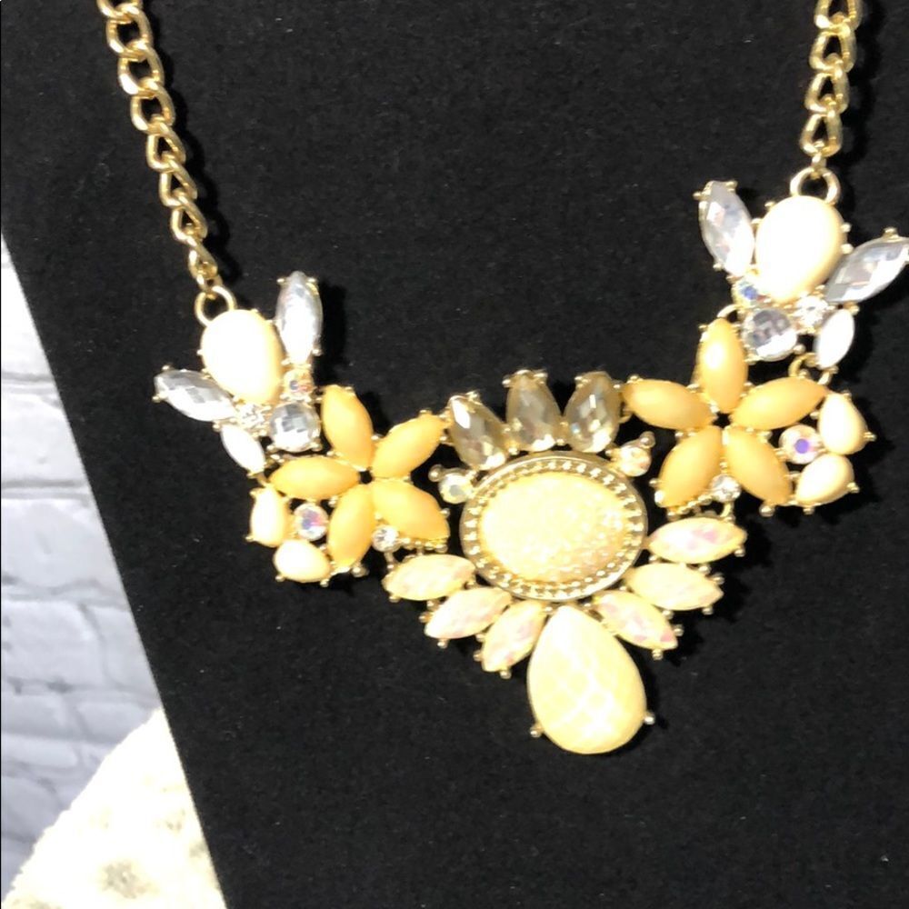 Vintage style cream stone and rhinestone necklace